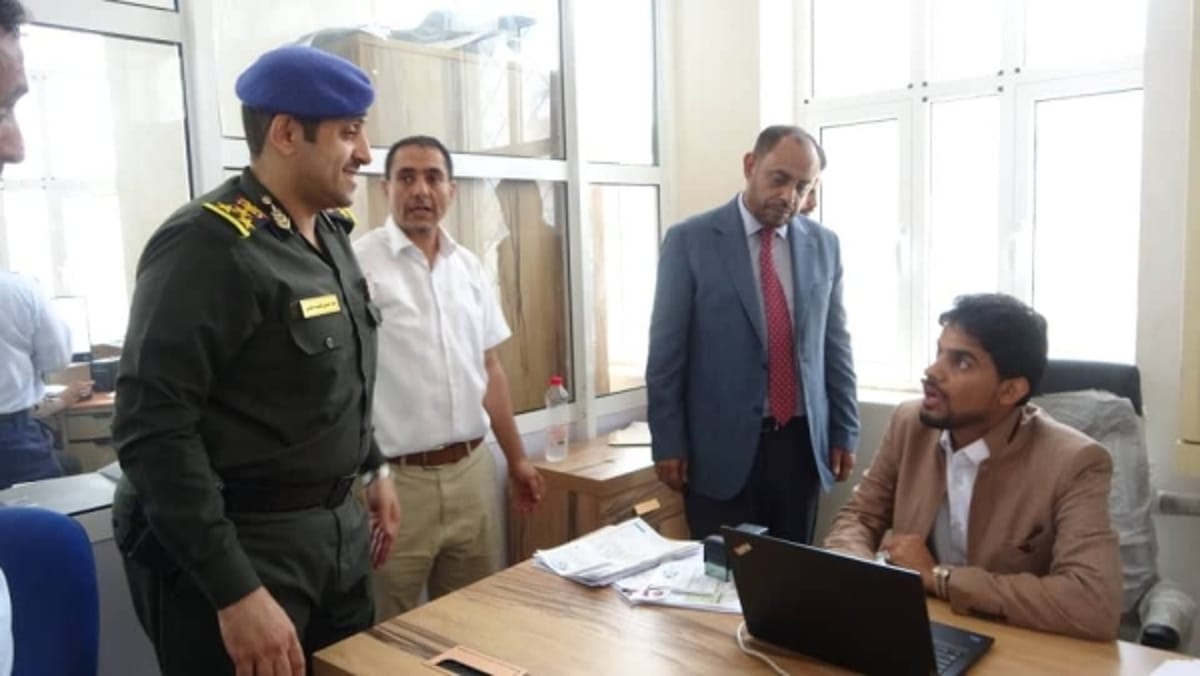 "الهجرة والجوازات" بعدن تطلق خدمة التأشيرة الإلكترونية