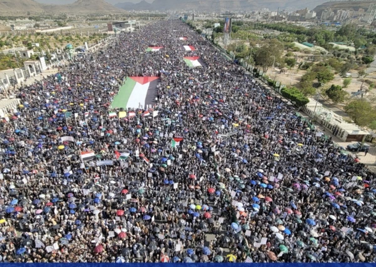مظاهرات صنعاء تؤكد دعم المقاومة الفلسطينية وتبارك انتصارات إيران