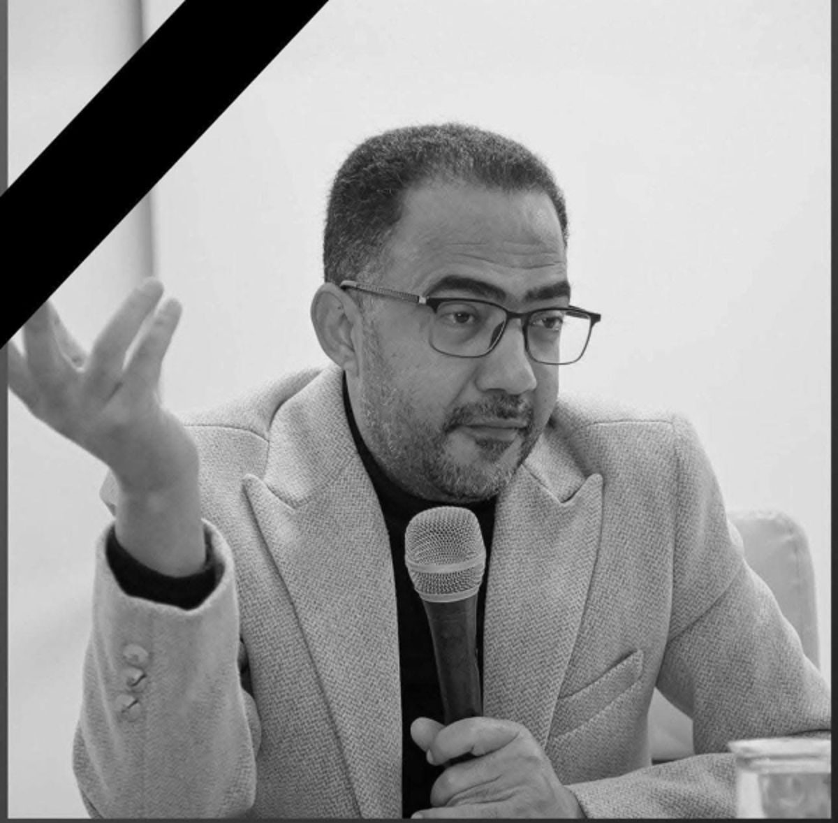 مستشار وزير الإعلام يندد بحملات الشماتة بحق الشاعر الراحل فؤاد الحميري