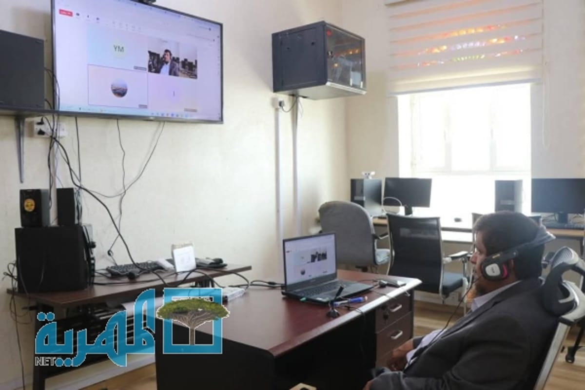 المهرة.. بن نيمر يعقد اجتماعاً لمتابعة إجراءات تعويم ناقلة جانحة بميناء نشطون