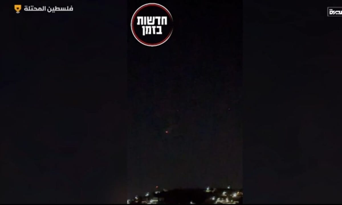 الحوثيون يبثّون مشاهد إطلاق صاروخ على إسرائيل ويؤكدون إصابة الهدف