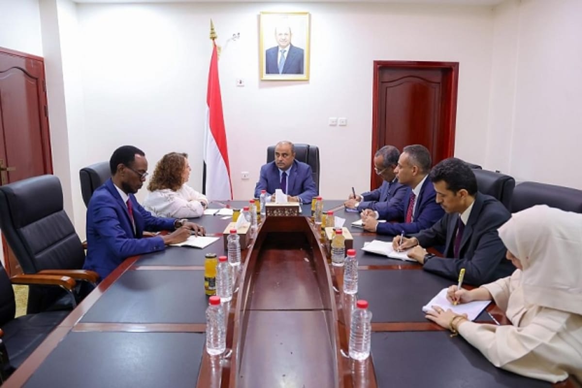 اليمن يبحث تعاونا أمميا لإعادة تأهيل ميناء الاصطياد في عدن وتعزيز الاقتصاد المحلي