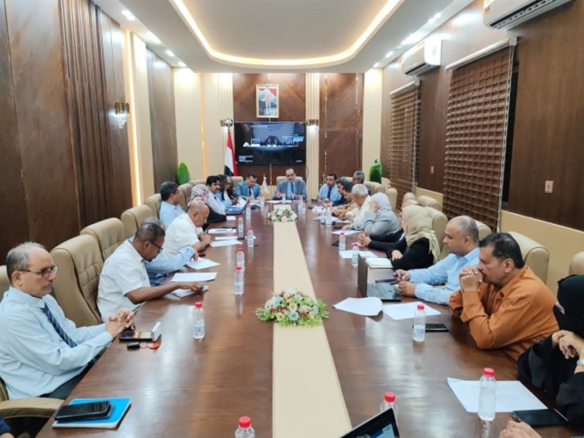 عدن.. اجتماع يناقش الوضع الوبائي ومستوى أداء القطاعات الصحية