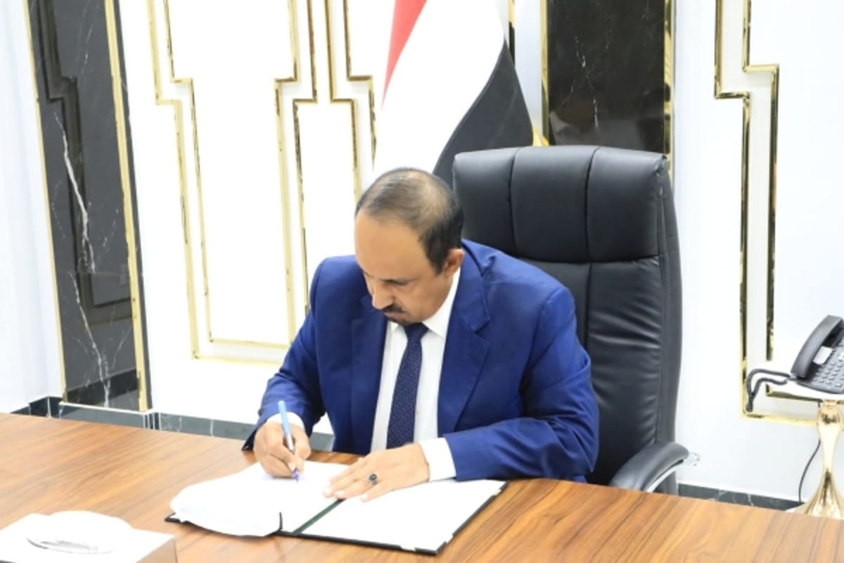محافظ حضرموت يعتمد عددا من مشاريع البنية التحتية بمديرية تريم