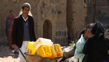 تدهور الخدمات يرهق حياة اليمنيين (مروان نعماني/فرانس برس)