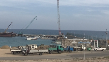 السفينة الإماراتية "دسترا" في ميناء سقطرى - إرشيف