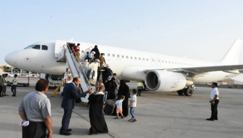 أول رحلة لطيران الاسكندرية بمطار عدن، وكالة سبأ