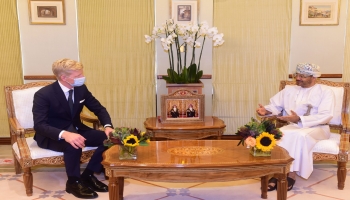 وزير الخارجية العماني بدر البوسعيدي مع المبعوث الأممي لليمن
