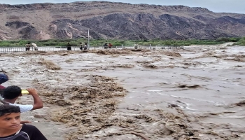 دعا المواطنين الجهات المعنية للقيام بواجبها للحد من أضرار الفيضانات