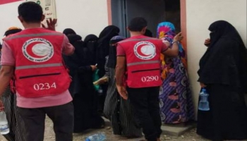 الصليب الأحمر يدعو لحماية المدنيين باليمن عقب مقتل مهاجرين بغارات أمريكية