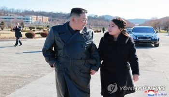 ظهور زعيم كوريا الشمالية في فعالية عسكرية برفقة ابنته