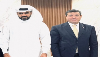 السفير اليمني في الدوحة راجح بادي ومدير صندوق قطر للتنمية خليفة الكواري