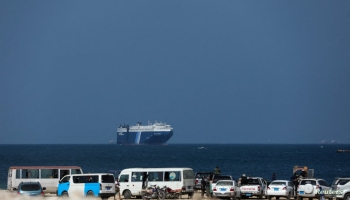 هجمات الحوثيين تخفض أعداد السفن المارة في قناة السويس