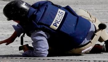 ارتكب الاحتلال عشرات الجرائم بحق الصحفيين في غزة والضفة الغربية
