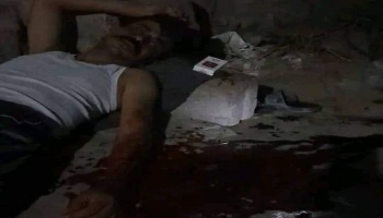 صورة متداولة للمواطن خلال محاولته الانتحار