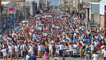 مارب.. مسيرة تندّد بالصمت العالمي تجاه جرائم الإبادة الجماعية في غزة