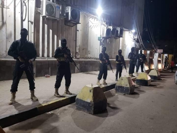 عناصر أمنية مدعومة إماراتيا في عدن عقب خروج مظاهرات
