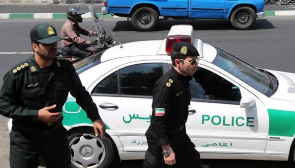 من الشرطة الإيرانية