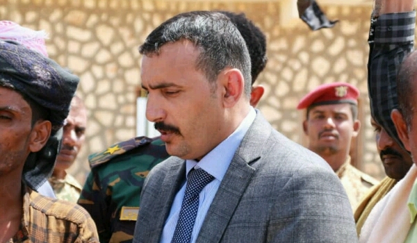 محافظ سقطرى يطالب الرئيس "هادي" بتوفير " عبّارة " تقل المواطنين من وإلى الأرخبيل