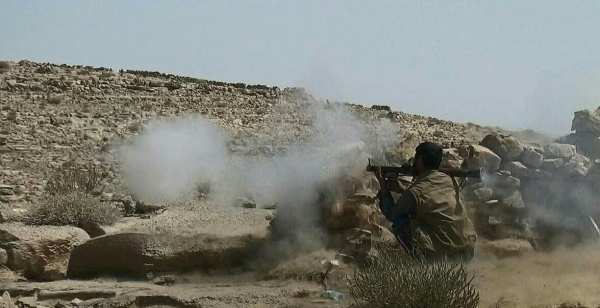 شهدت المعارك غارات جوية للتحالف استهدفت تعزيزات الحوثيين
