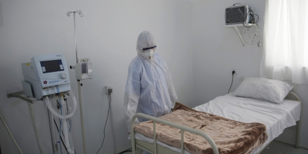 "الصحة" تعلن تسجيل 19 حالة إصابة جديدة بفيروس كورونا في حضرموت وشبوة