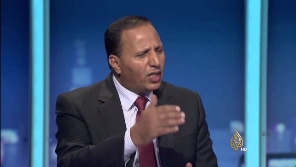جباري يتهم الرياض وأبوظبي بالسيطرة على القرار السياسي باليمن ويدعوهما للرحيل