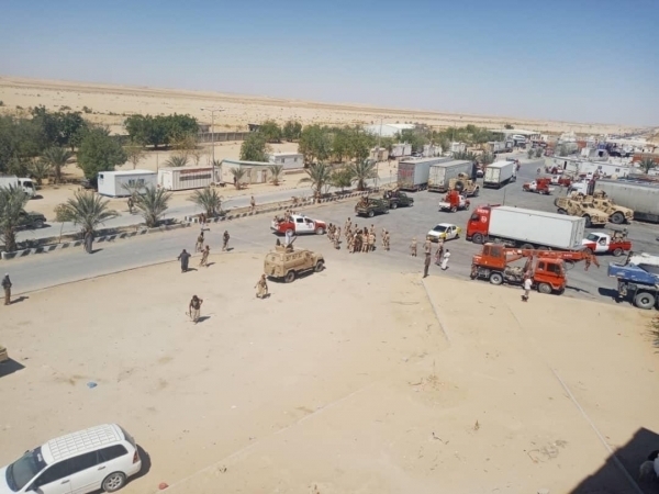 قيادي في اعتصام المهرة: تراجع كبير في إيرادات منفذ شحن منذ استيلاء السعودية عليه