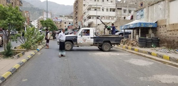 قال مصدر أمني إن الاحتجاج جاء بعد إفراج النيابة عن متهم بقتل أحد الجنود