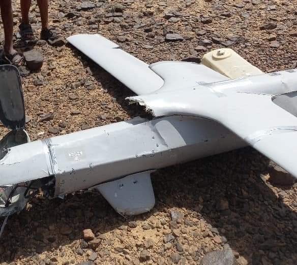 قوات الجيش تسقط طائرة مسيرة للحوثيين بمحافظة البيضاء