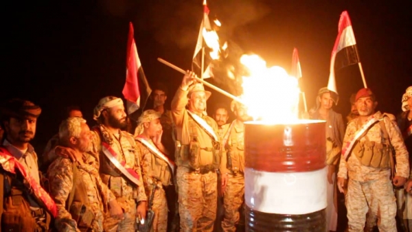 قائد المنطقة العسكرية الثالثة يوقد شعلة الذكرى الـ59 لثورة 26 سبتمبر