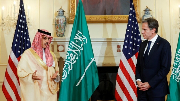 وزير الخارجية الأمريكي يبحث مع نظيره السعودي إنهاء الصراع في اليمن