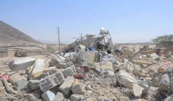 من قصف حوثي سابق على منزل الشيخ القبلي بمأرب