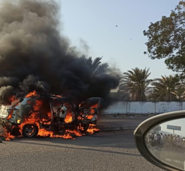 انفجرت السيارة في ساحل ابين بالعاصمة المؤقتة عدن