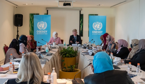 غروندبرغ يتشاور مع نساء يمنيات حول تصميم عملية سلام متعددة المسارات
