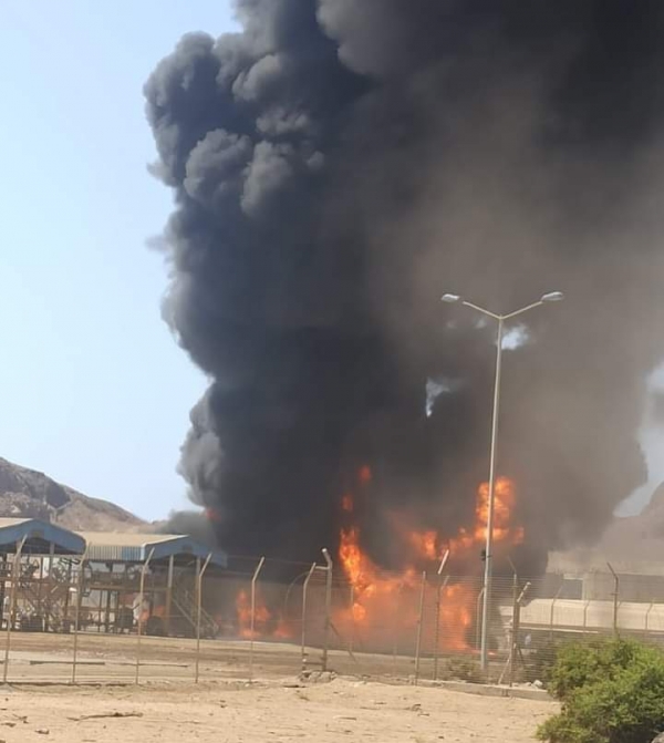 حريق في منشأة نفطية في عدن