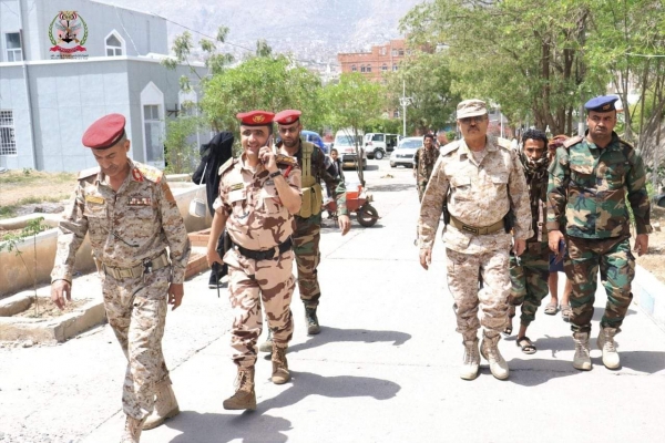 مقتل وإصابة 32 جنديا بنيران الحوثيين رغم الهدنة