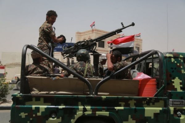 شرطة شبوة تضبط شخصين متهمين بالتقطع لناقلات الوقود