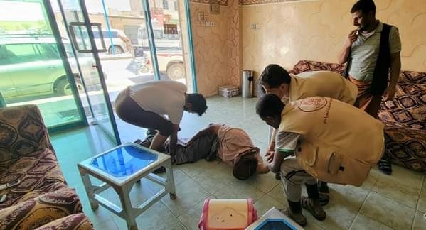 مقتل مواطن وإصابة آخر بنيران قناصة يعتلون عمارات سكنية في عتق