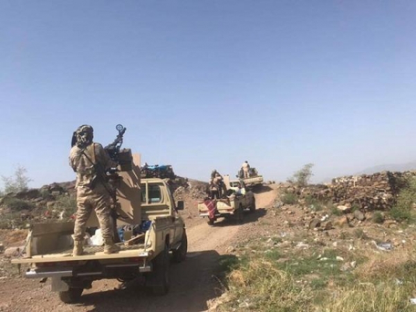 الجيش يعلن مقتل وإصابة عدد من عناصر الحوثيين في عمليات غربي تعز