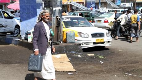 استمرار أزمة النفط في اليمن