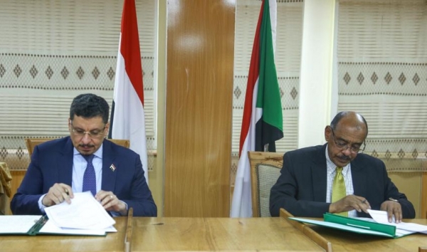 "بن مبارك" يبحث مع نظيره السوداني تعزيز العلاقات ويوقعان مذكرة تفاهم