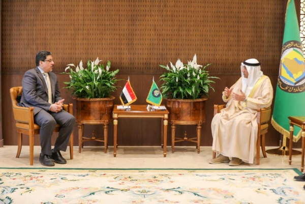 أمين عام مجلس التعاون الخليجي خلال لقاءه وزير الخارجية في الحكومة اليمنية