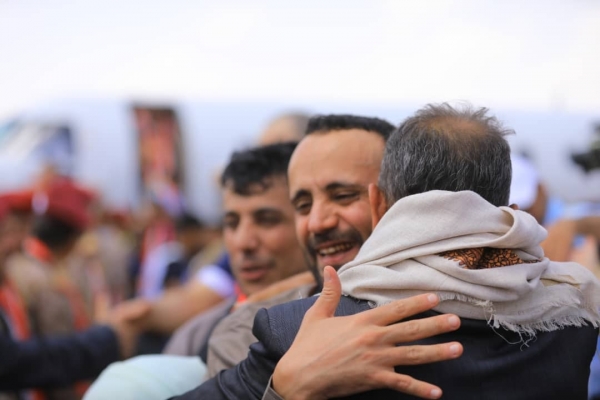 الجمعة.. بدء جولة مشاورات جديدة بين الحكومة والحوثيين حول ملف الأسرى والمحتجزين