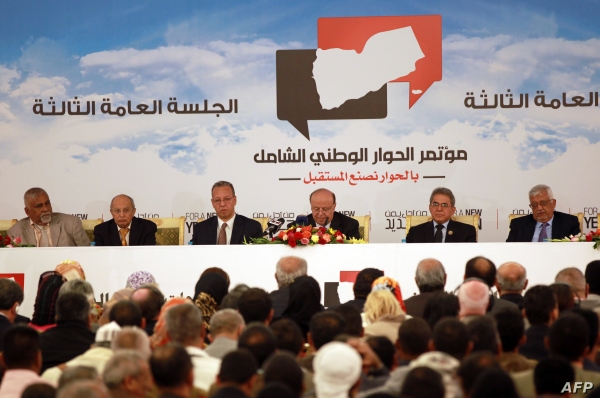 دراسة تحليلية: إصلاح النظام في اليمن مرتبط بإنهاء الحرب وتشكيل حكومة انتقالية