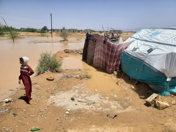الاتحاد الأوروبي يعلن توزيع مساعدات لأربعين ألف يمني نازح في خمسة أشهر