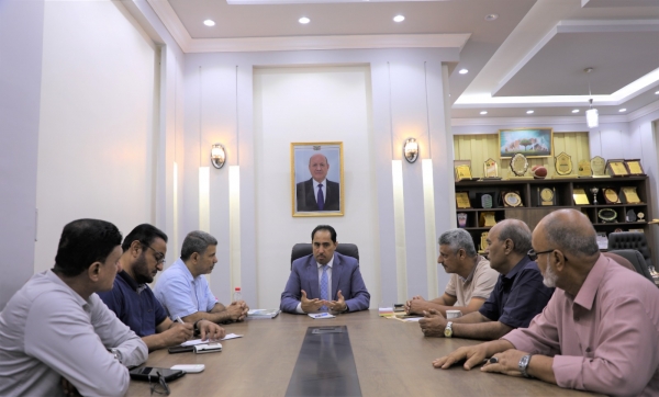 وزير الشباب والرياضة يطلع على أوضاع النشاط الرياضي في البيضاء والحديدة