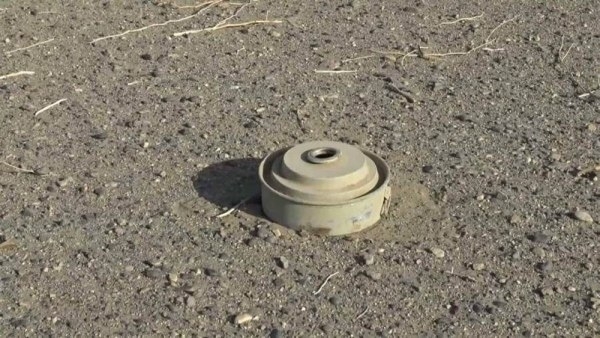 مقتل مواطن وإصابة اثنين من أولاده بانفجار جسم من مخلفات الحرب في الحديدة