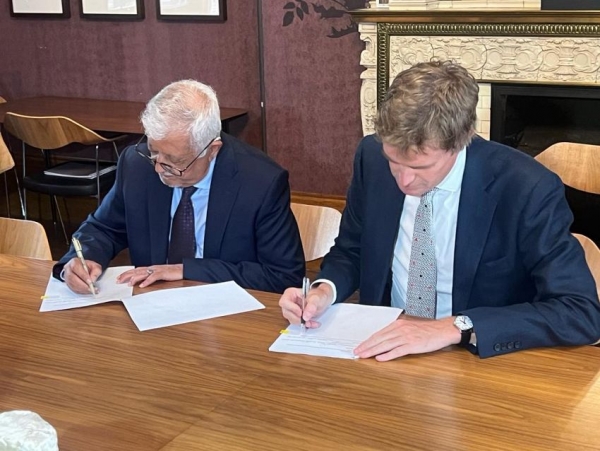 توقيع اتفاقية لإيداع قطع أثرية يمنية