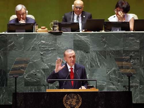 أردوغان: أمنيتنا أن يتم حل أزمة اليمن في إطار الوحدة الوطنية