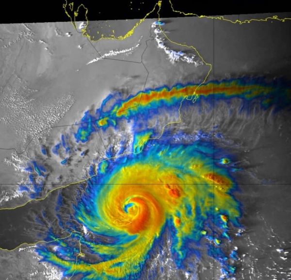 الأرصاد الهندية: إعصار "تيج" سيبلغ ذروته في 24 أكتوبر بصلالة والغيضة